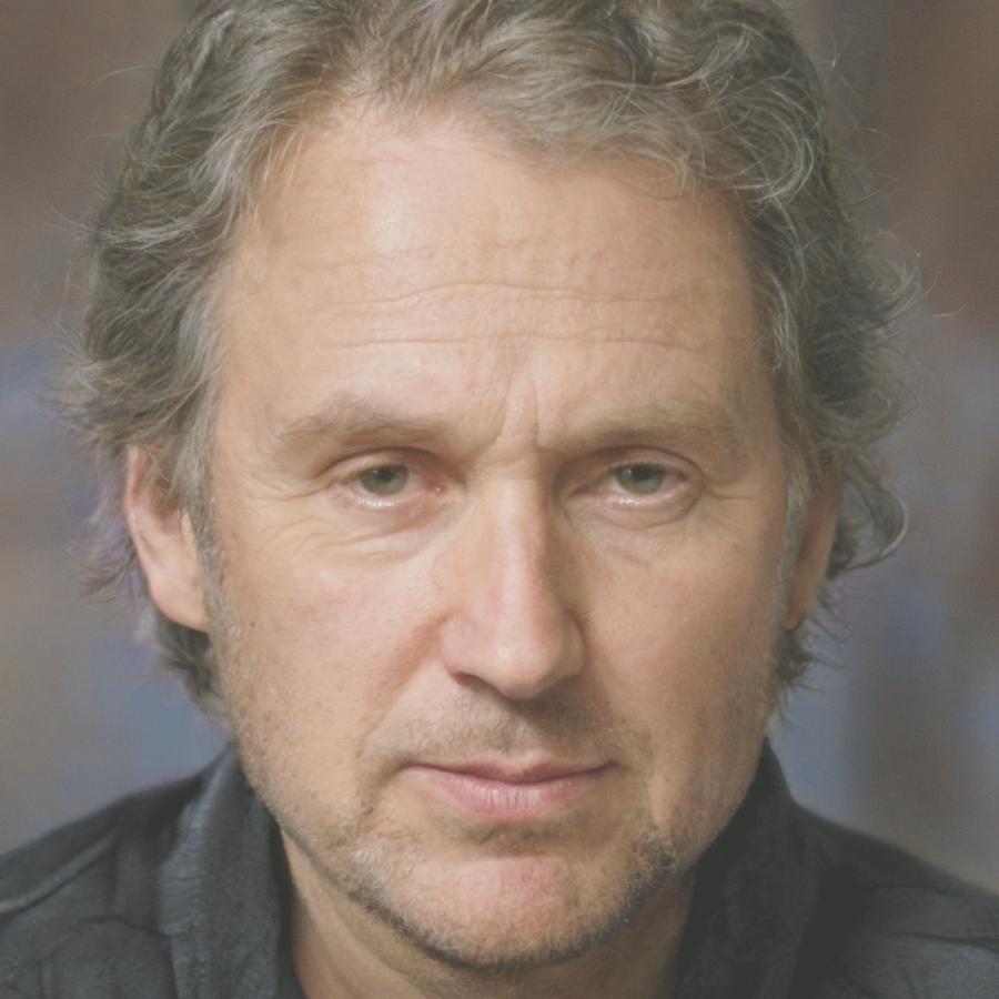 Retrato profesional de Fermín Azpeitia