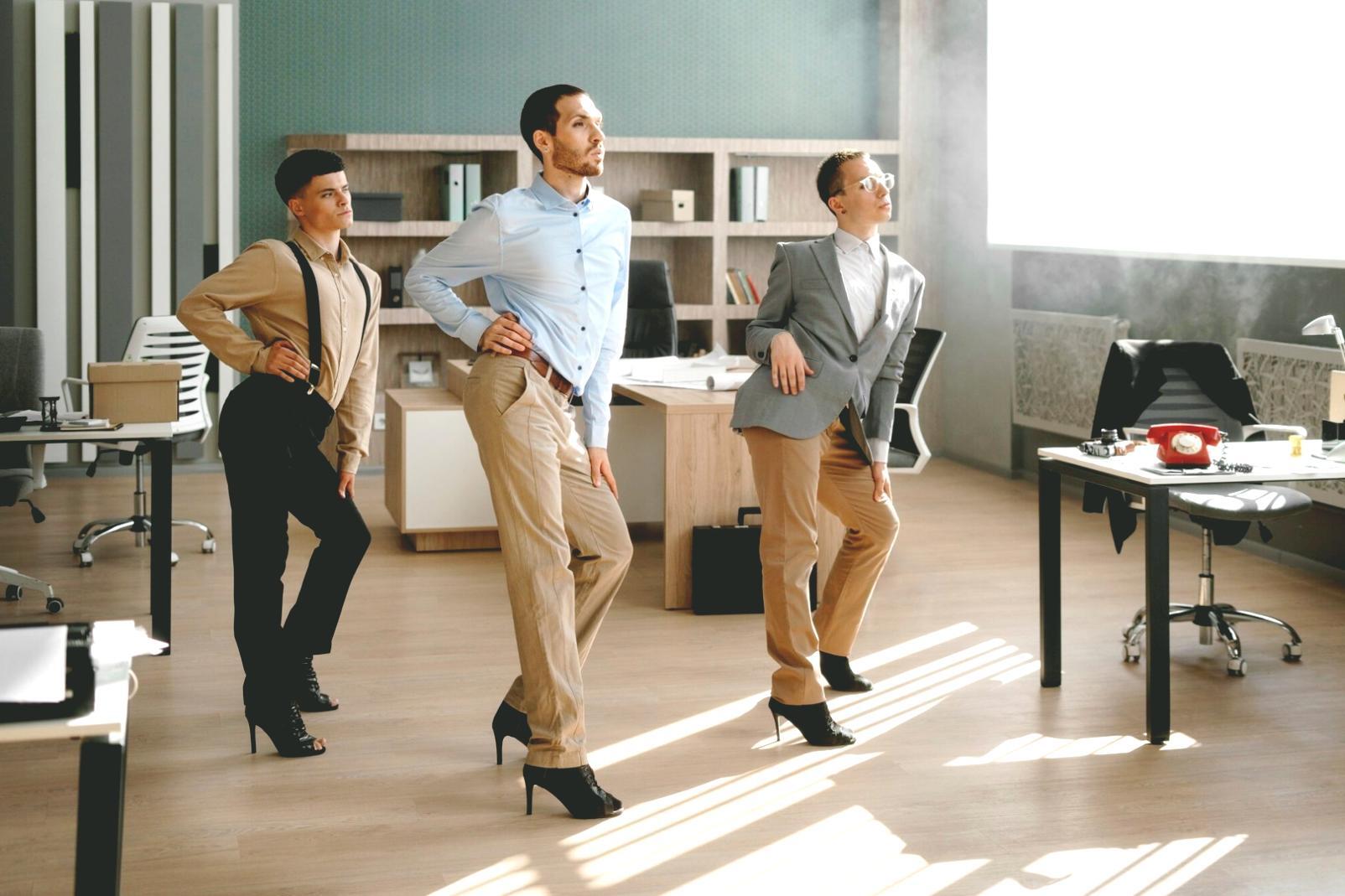 Gráficos financieros mostrando tendencias de mercado